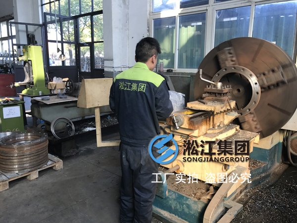 【車間*角】金屬軟管專用法蘭車床加工現(xiàn)場 【車間*角】金屬軟管專用法蘭車床加工現(xiàn)場