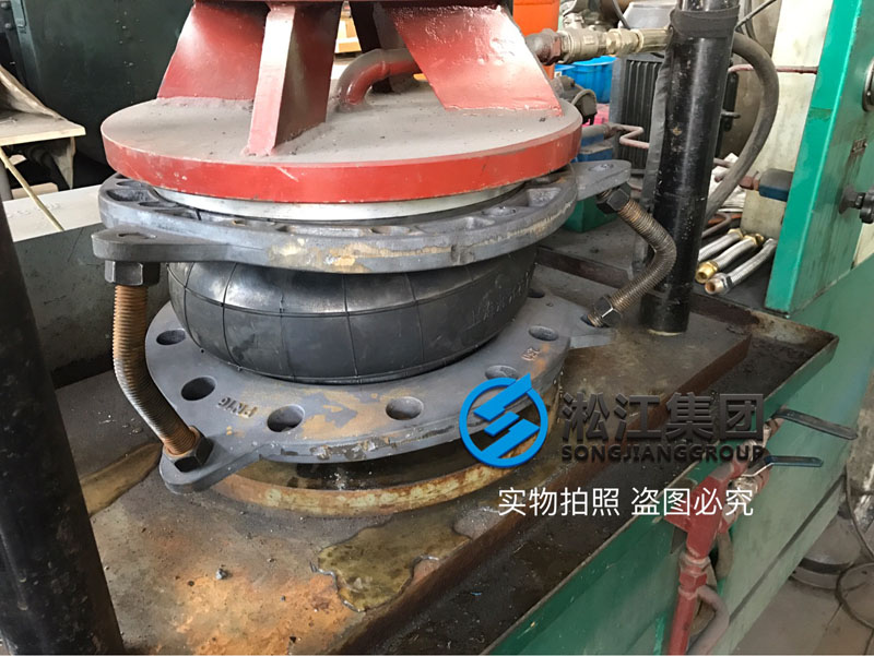 DN250橡膠接頭球墨法蘭強(qiáng)度檢測(cè)現(xiàn)場(chǎng) DN250橡膠接頭球墨法蘭強(qiáng)度檢測(cè)現(xiàn)場(chǎng)