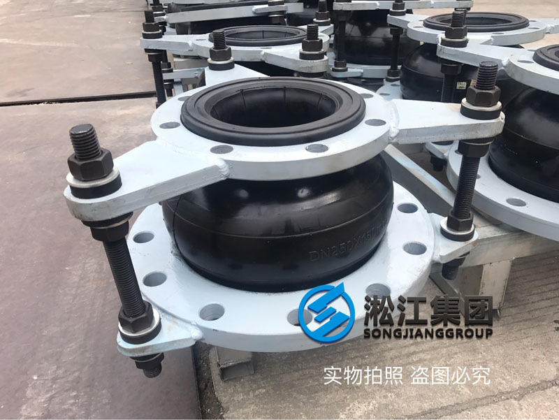 板式換熱機(jī)組用高壓異徑橡膠接頭發(fā)貨現(xiàn)場(chǎng) 板式換熱機(jī)組用高壓異徑橡膠接頭發(fā)貨現(xiàn)場(chǎng)