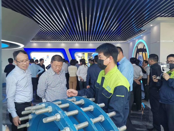 歡迎如東縣各級(jí)領(lǐng)導(dǎo)到我廠視察指導(dǎo)工作 歡迎如東縣各級(jí)領(lǐng)導(dǎo)到我廠視察指導(dǎo)工作