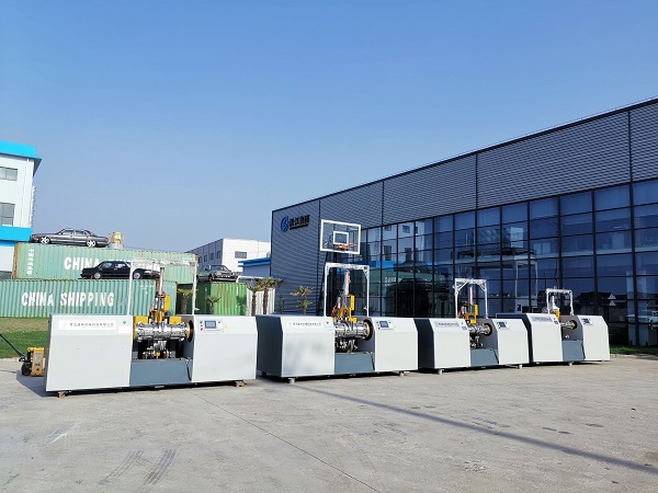 自動成型機(jī)陸續(xù)進(jìn)廠“進(jìn)一步提高橡膠接頭質(zhì)量標(biāo)準(zhǔn)” 自動成型機(jī)陸續(xù)進(jìn)廠“進(jìn)一步提高橡膠接頭質(zhì)量標(biāo)準(zhǔn)”