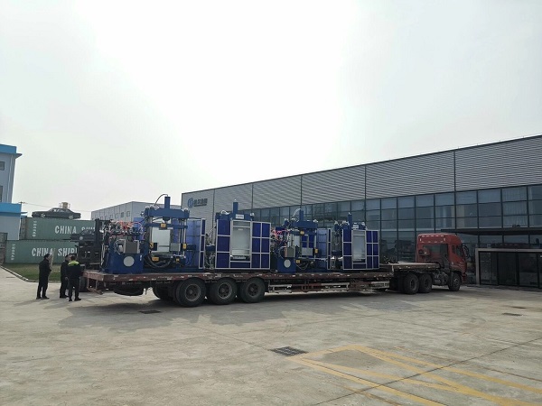 全自動(dòng)橡膠接頭硫化機(jī)陸續(xù)進(jìn)廠“響應(yīng)國(guó)家2025智能制造” 全自動(dòng)橡膠接頭硫化機(jī)陸續(xù)進(jìn)廠“響應(yīng)國(guó)家2025智能制造”